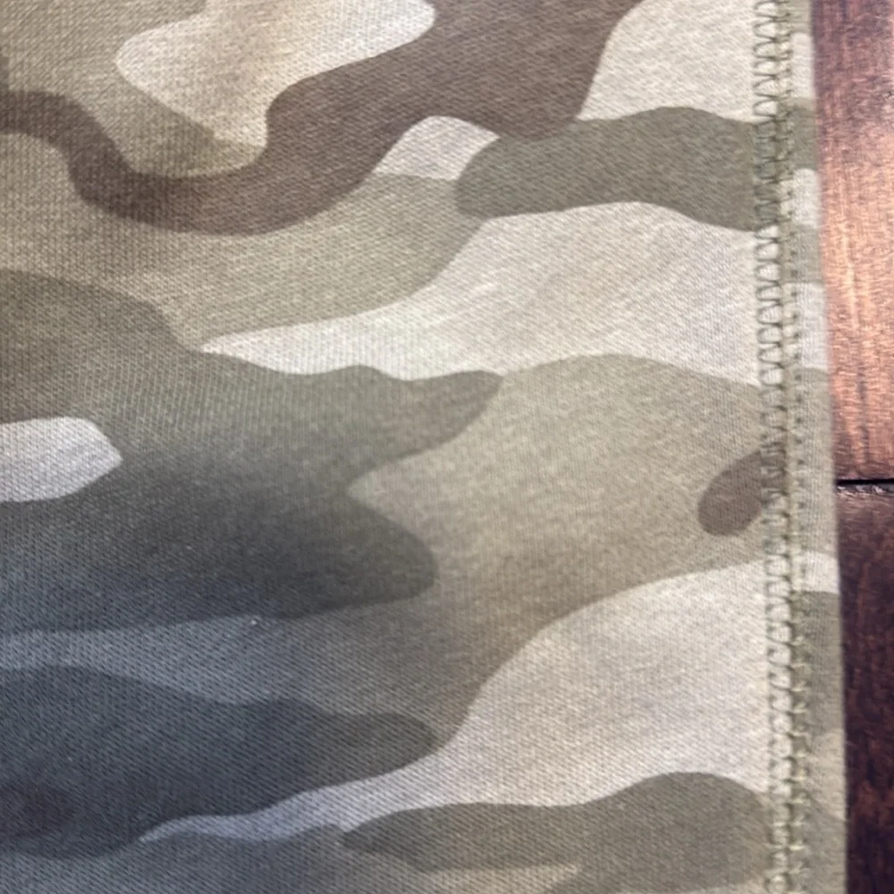 NWT Gender Neutral GAP Kids Camouflage Jogger Pants - Green